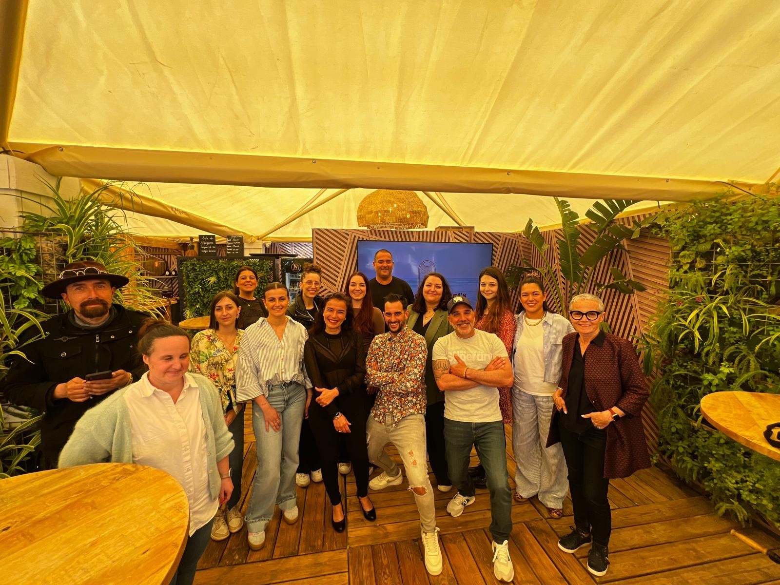 Photo-groupe-réunion-réseau-affaires